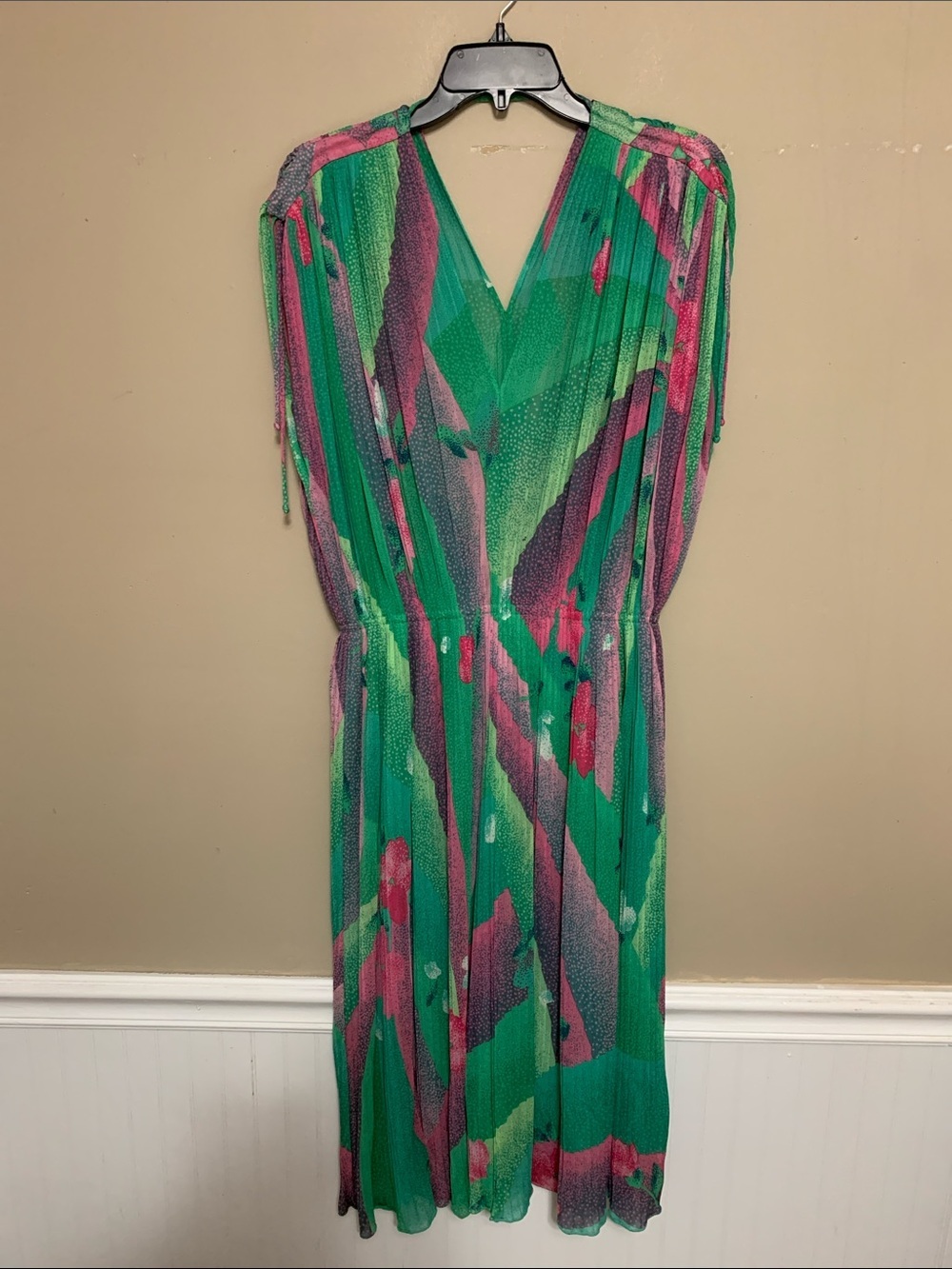 PRINCE CARMINO PARIS Vintage Pleated Green Abstract V-Neck Large Midi Dress